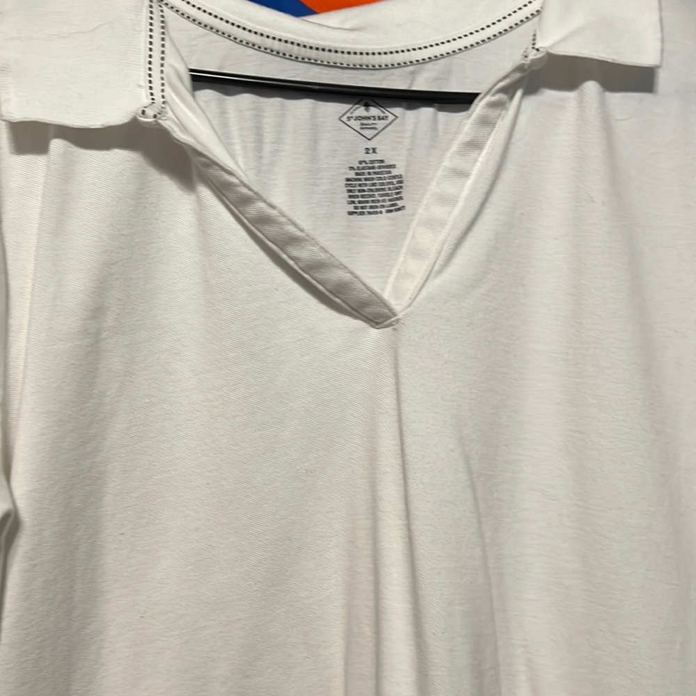 St. John’s bay 2x white buttoned shirt